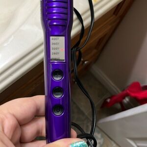 TRU BEAUTY hair wand. Only used a couple times. Excellent condition.